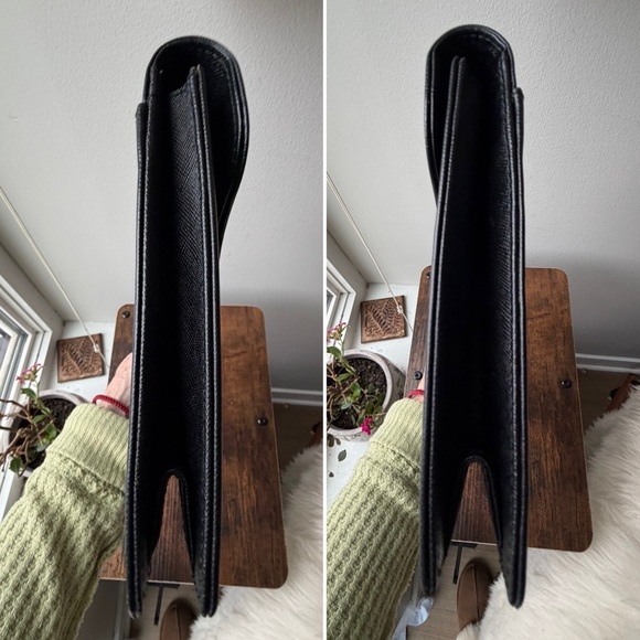 Yves Saint Laurent Black Leather Envelope Clutch - Vintage - Picture 3 of 13